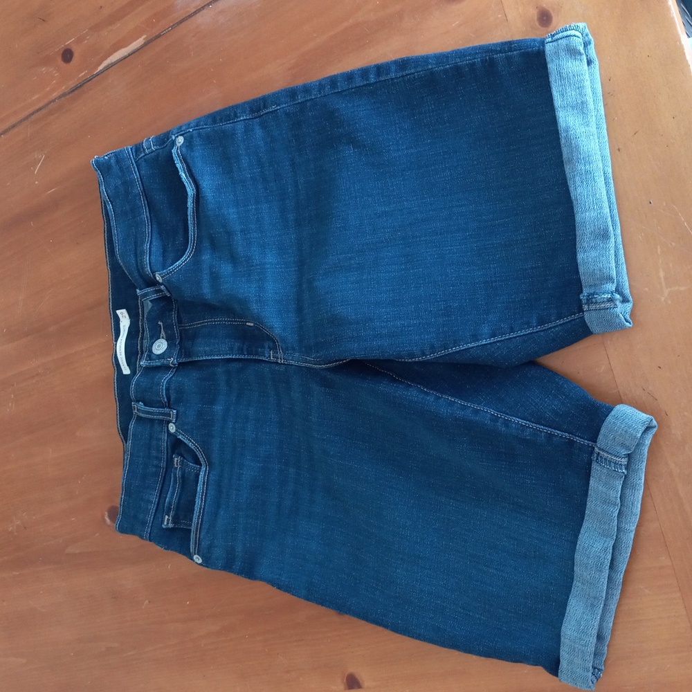 Womans Levi's Bermuda shorts waist 29
